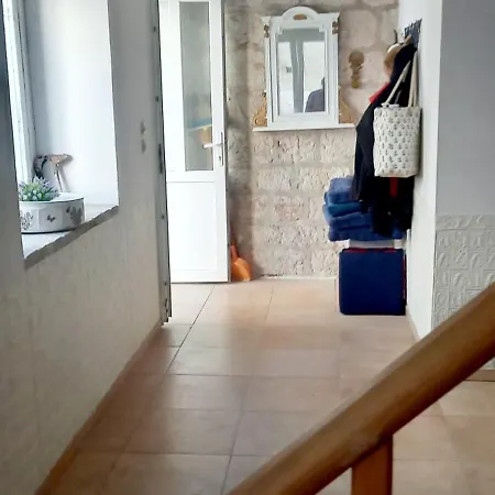 Kuca Sa Sarmom Daire